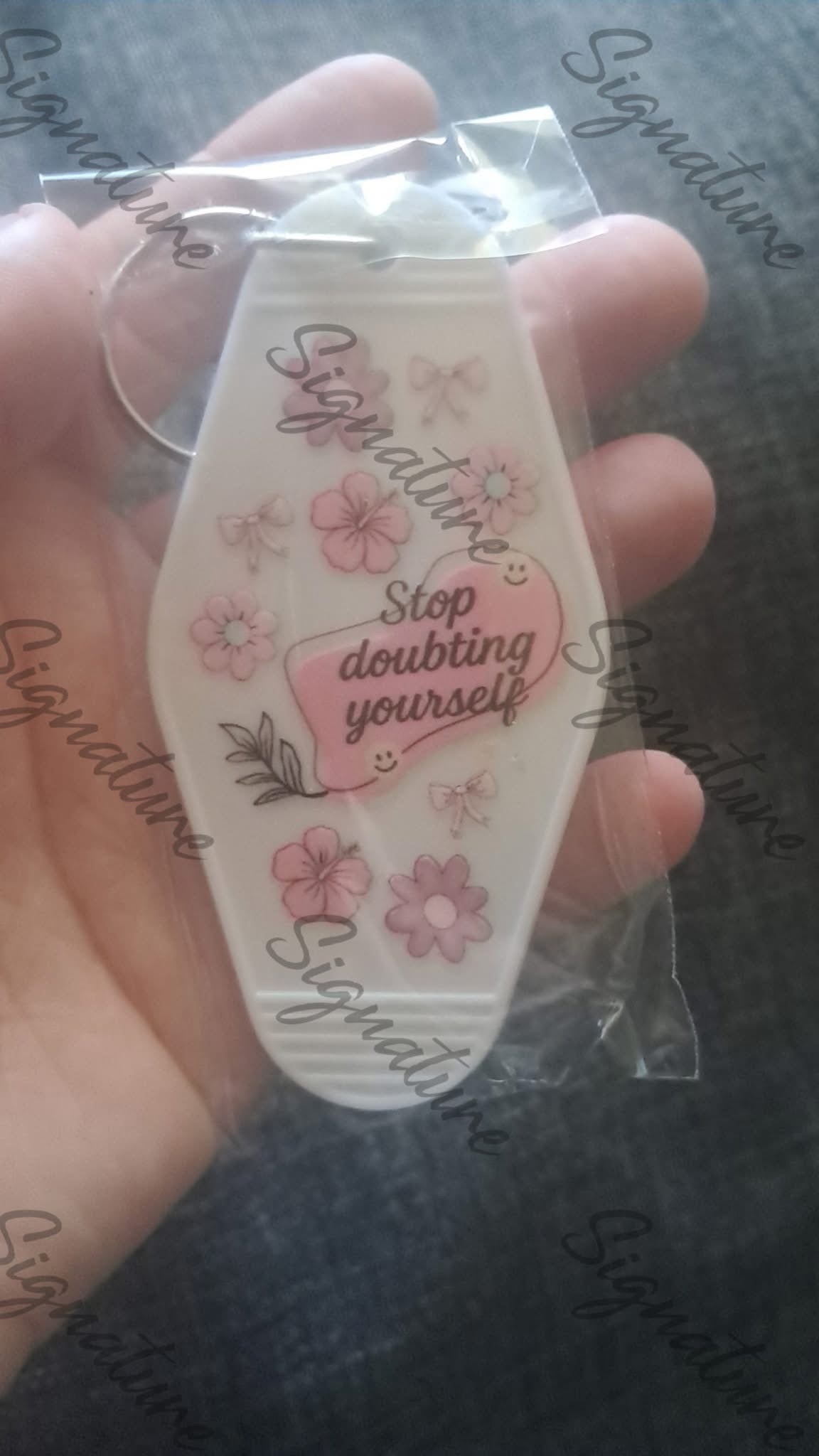 Motel style keyrings